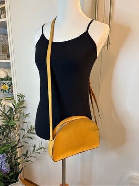 Madewell The Simple Half-Moon Leather Crossbody | Golden Tan